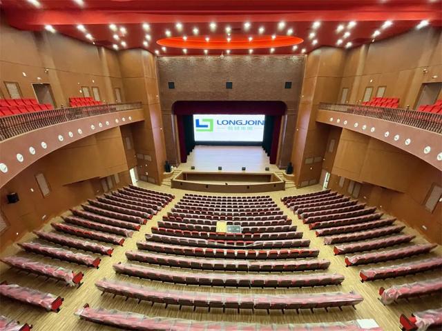 內(nèi)蒙古扎蘭屯市烏蘭牧騎劇場(chǎng)