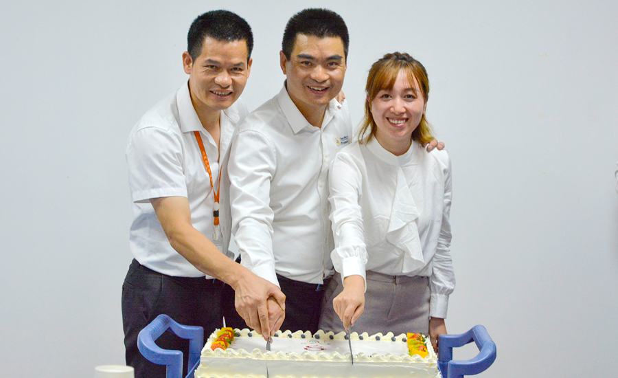 納宏光電創(chuàng)始人合影 納宏光電創(chuàng)始人合影
